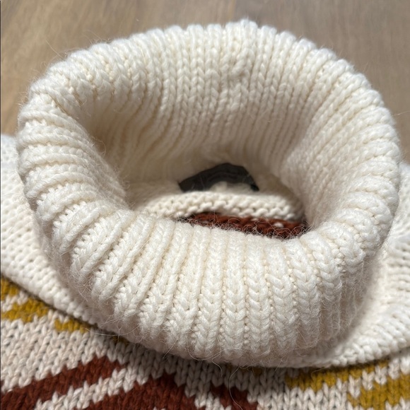 Alpaca Wool Sweater - Picture 4 of 5